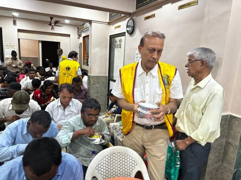 Food distribution to blind people