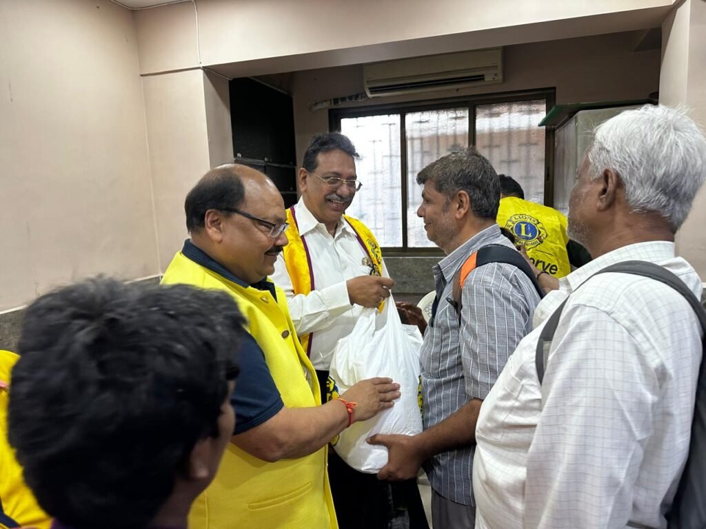 Anaj Dhan to 50 Blind people