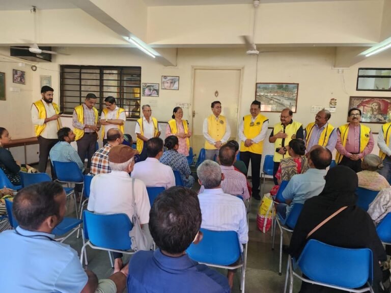 Distribution of provisions and toiletries to 50 AIDS patients